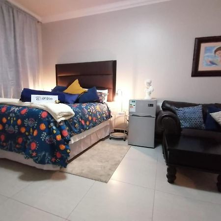 Mi Vida Guesthouse クラークスドープ エクステリア 写真