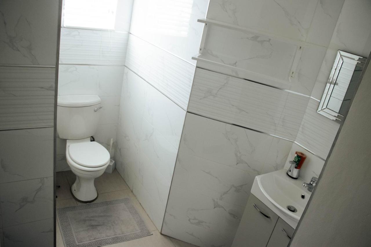 Mi Vida Guesthouse クラークスドープ エクステリア 写真